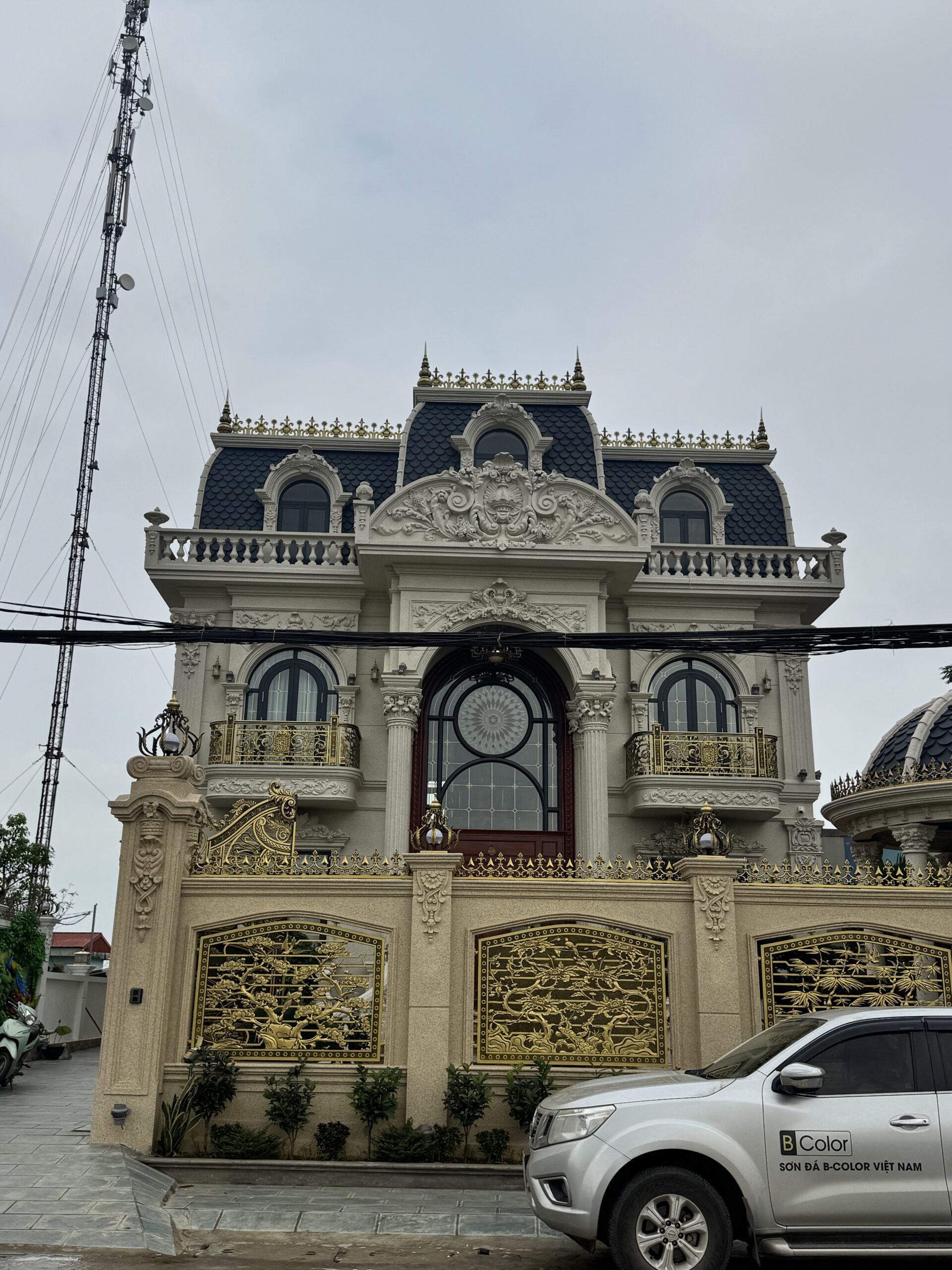 Sơn đá cổng và trụ cổng trong công trình thực tế BColor
