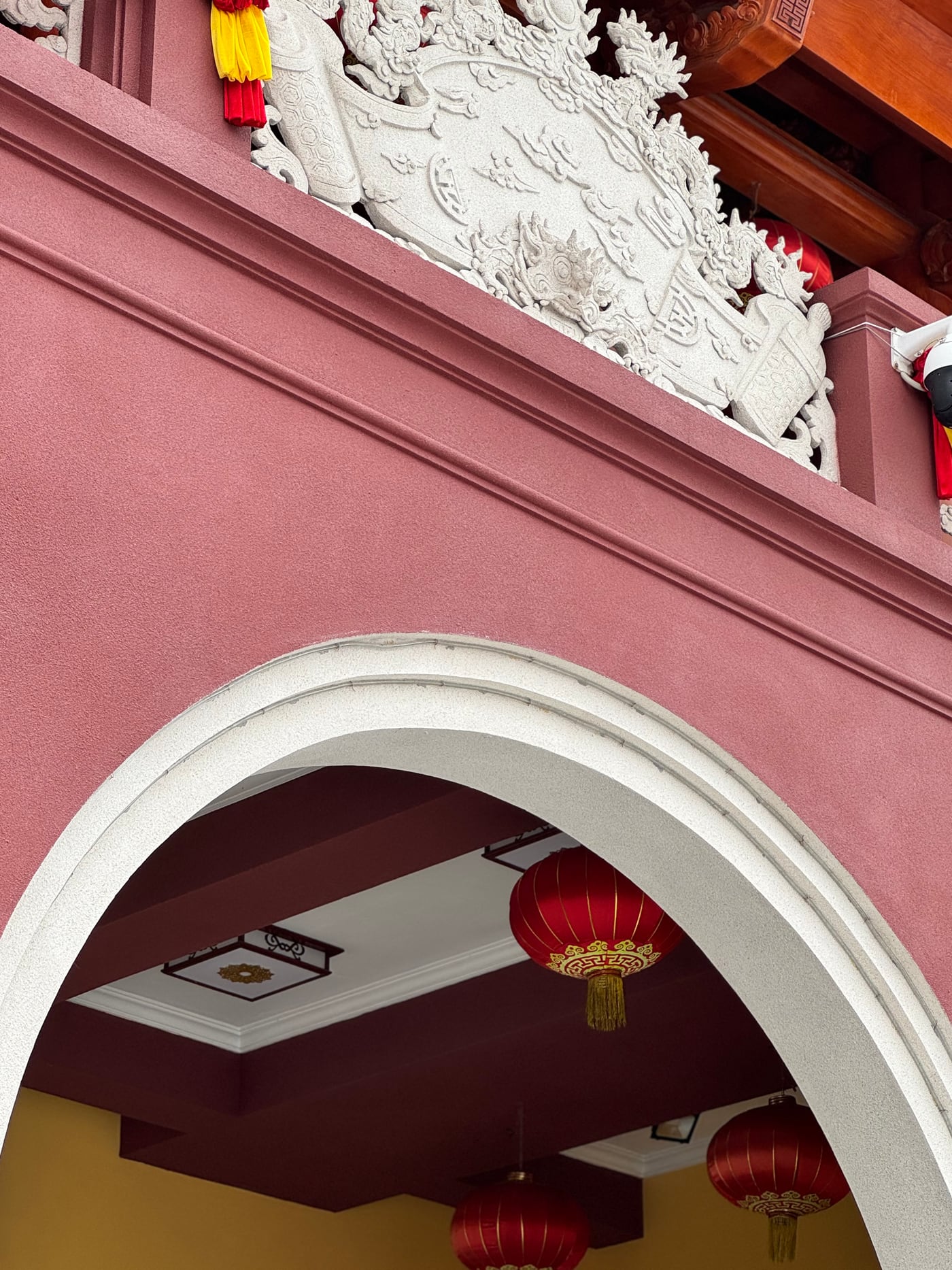 Chi tiết vòm công trình trong bộ ảnh thực tế BColor – sơn đá mặt tiền